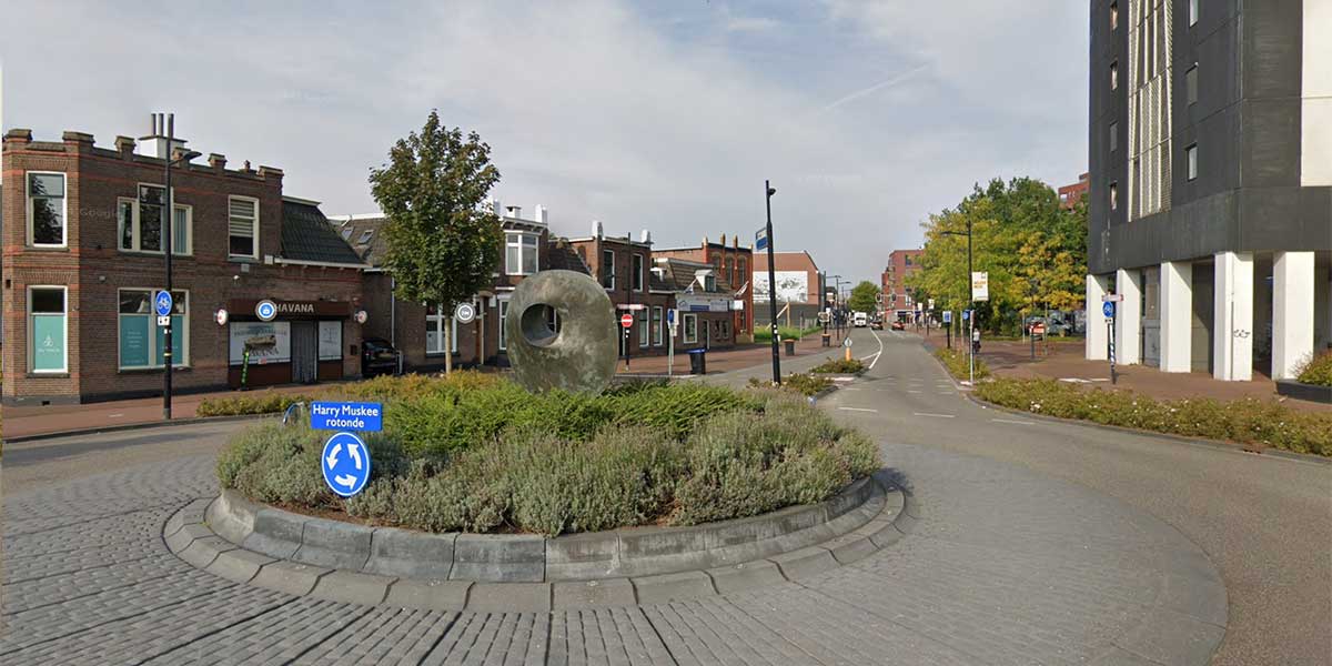 Discoid Form I (1970), bronze sculpture on the Harry Muskee Roundabout in Assen