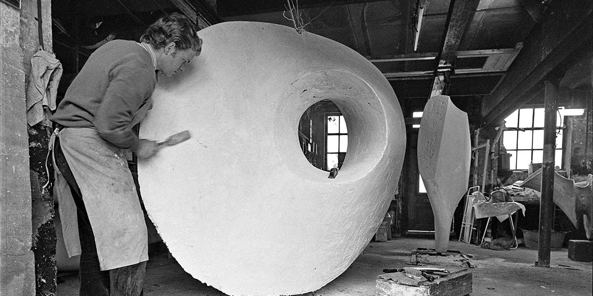 Discoid Form I (1970), bronze sculpture on the Harry Muskee Roundabout in Assen