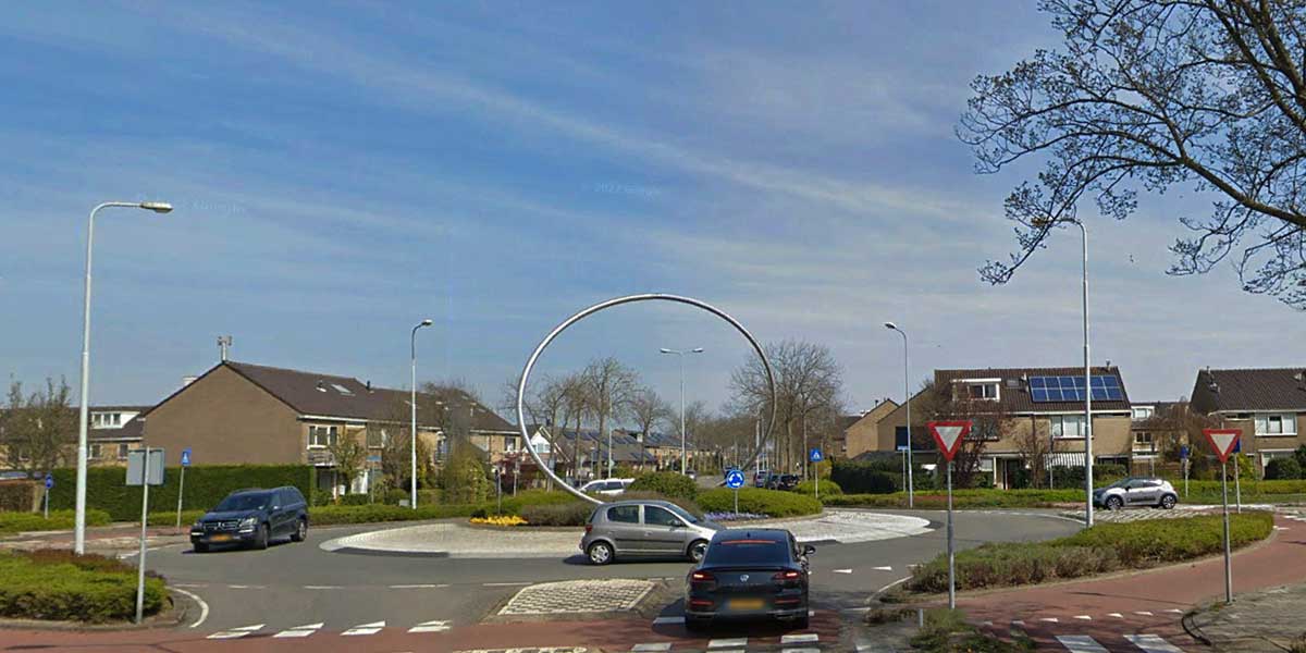 The sculpture reduces itself to essential contour in order to function under conditions of speed.